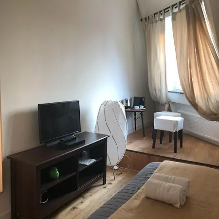 לינה וארוחת בוקר A'dam Centre Chic